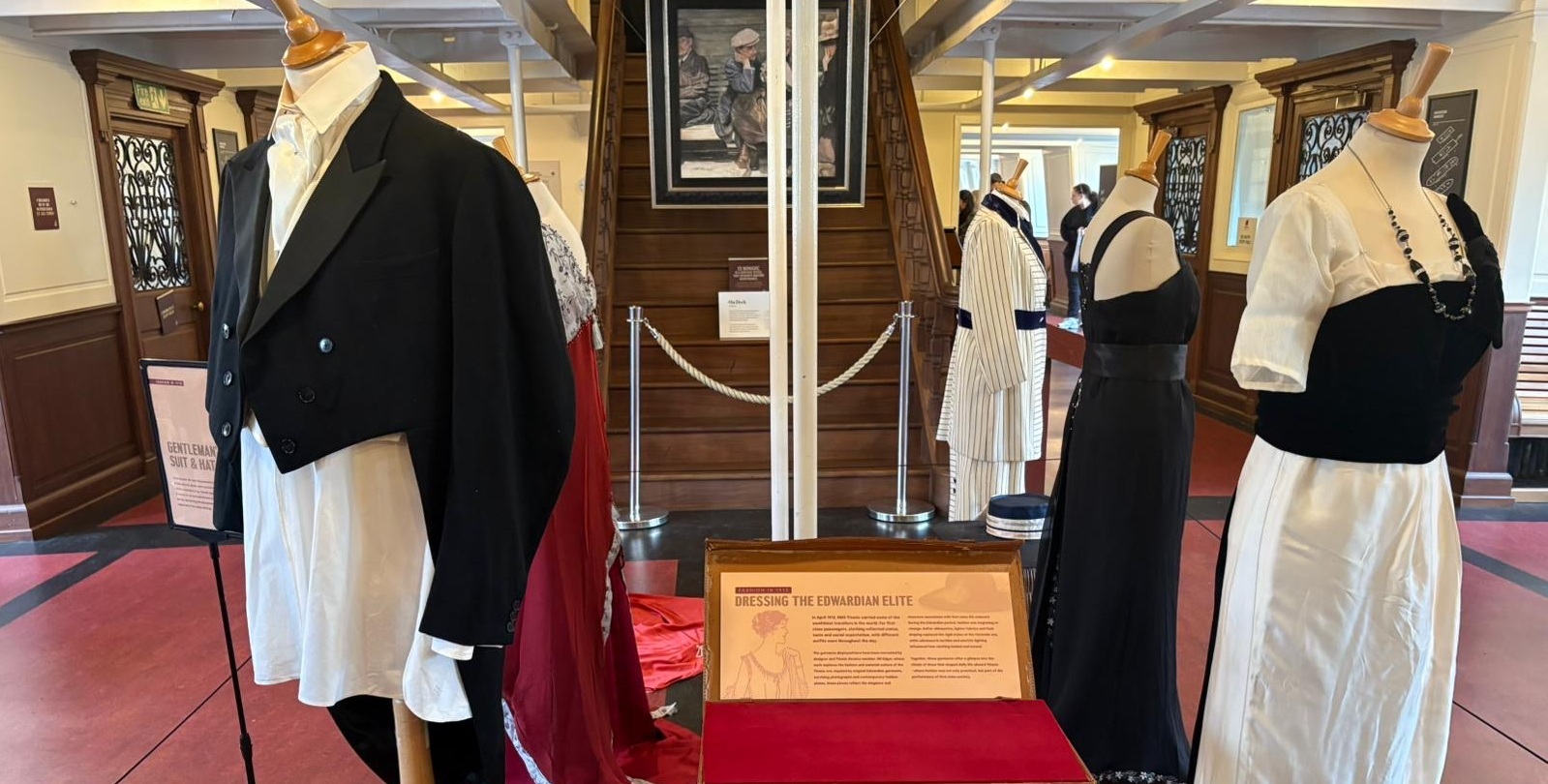 Titanic Fashion Nomadic