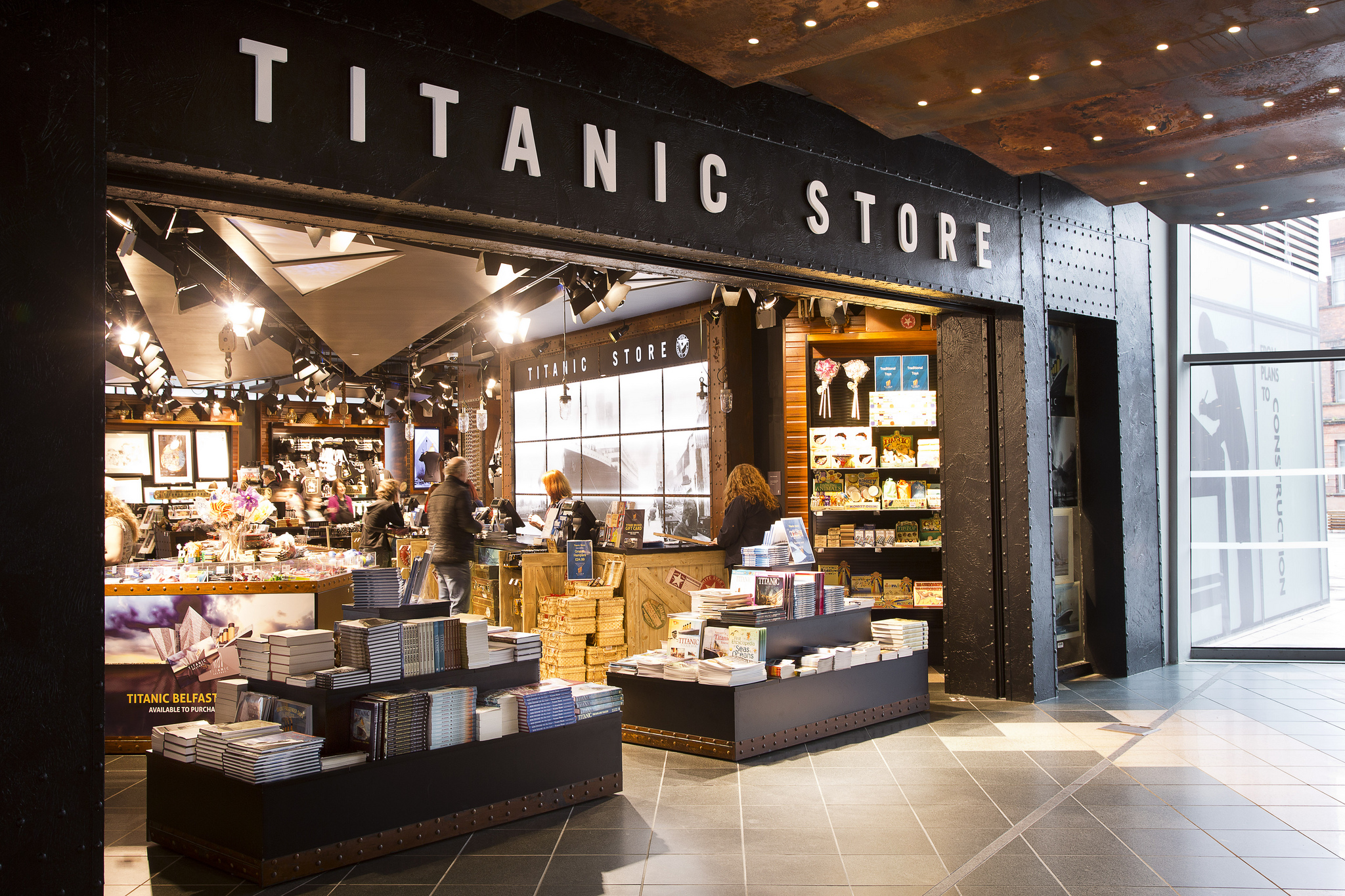 Titanic Store (2)